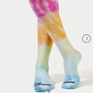 NWT Clove Compression Socks Sz. M Tie-dye Rainbow